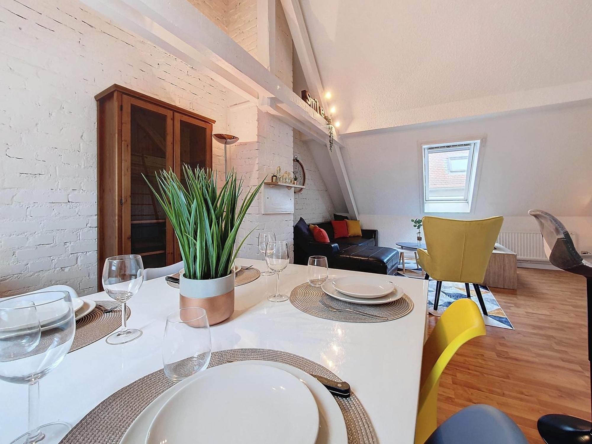 Skyward - Hypercentre - Confort - Rue Pietonne - Calme - Authentique Appartamento *